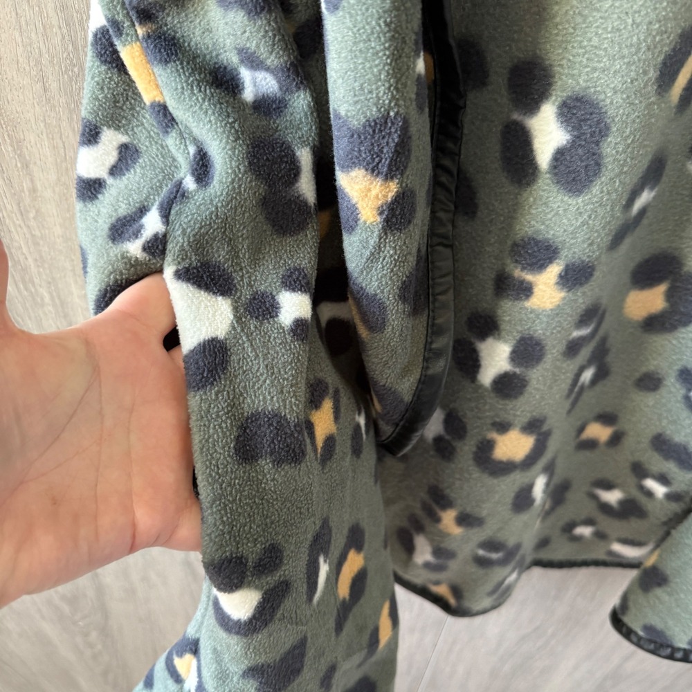 Simply Southern Fleece Vest Women Medium Green Leopard Open‎ Front Drape NWT - Picture 4 of 7